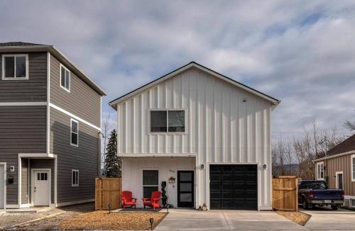 Franklin to the Fort House | Modern abode in Central Missoula!