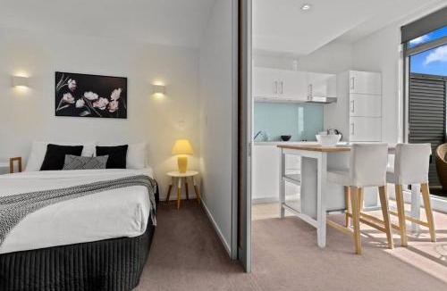 Grey Lynn Apartment | Modern Abode - Parking - Views near Ponsonby Rd