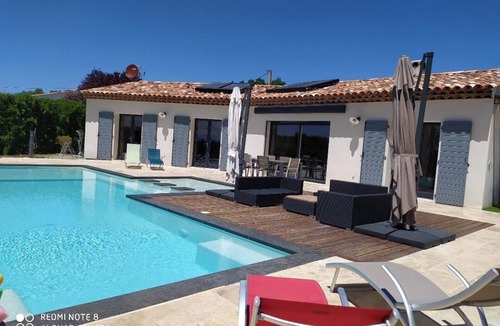 Flayosc Villa | Modern air-conditioned villa, rated 4 stars+large heated swimming pool+beach volleyball court
