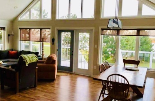 New London Cottage | Modern and Beautiful 2 Bedroom in Stanley Bridge with beautiful vistas