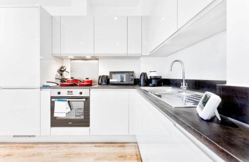 Barnt Green Apartment | Modern and Bright 2 Bed Apartment in Solihull