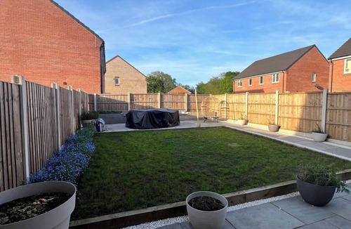 Winsford House | Modern and Bright 3BD House