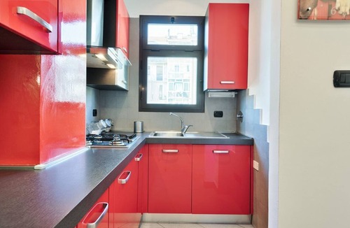 Vanchiglietta Apartment | Modern and bright apartment perfect for 5 people, located in Vachiglietta district, on the outskirts of the historic center, which can be easily reached by public transport in 10 minutes or a 20-minute walk along the Po river. In addition to being well c