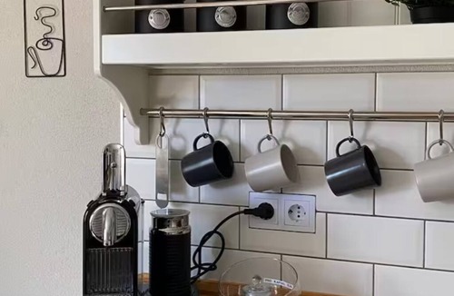 Lollar Apartment | Modern and bright basement apartment with good connections