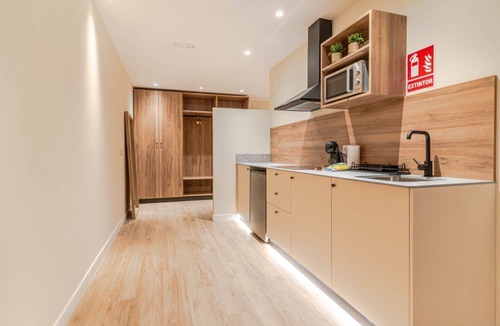 Beiro Apartment | Modern and Bright Nazariés Apartment in an Ideal Location