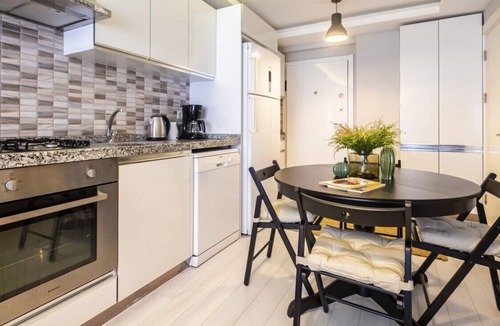 Tophane Apartment | Modern and Central Flat 5 min to Taksim in Beyoglu
