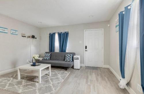 Seybold House | Modern and Comfy Miami Home