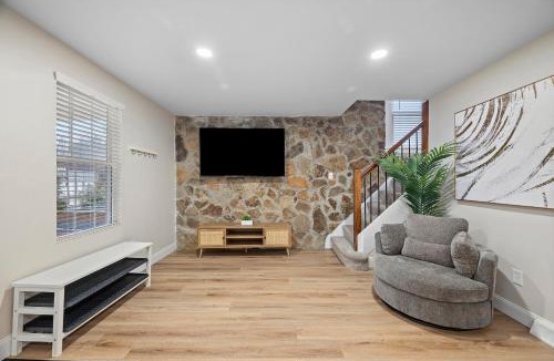 Bakerstown House | Modern and Cozy 3BD Home in Gibsonia-Pittsburgh