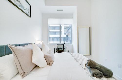 Kitchener Apartment | Modern and Cozy in Central KW with Gym