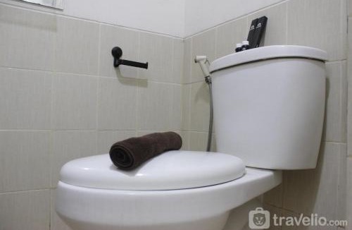Cileunyi Apartment | Modern and Cozy Studio Room at Easton Park Residence near UNPAD By Travelio