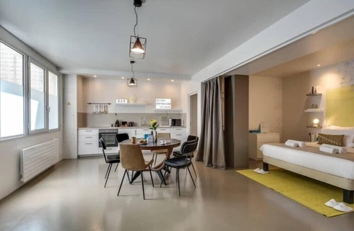 Quartier Sainte-Avoye Apartment | Modern and eclectic 3BD duplex in Le Marais!