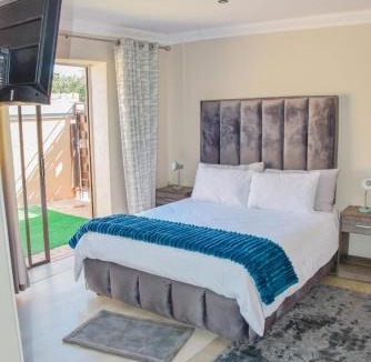 Bloemfontein House | Modern and Executive 2 Bedroom Townhouse