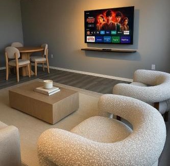 Downtown Hartford Apartment | Modern and Harford Center 1-BR Near XLCenter and ConventionCenter