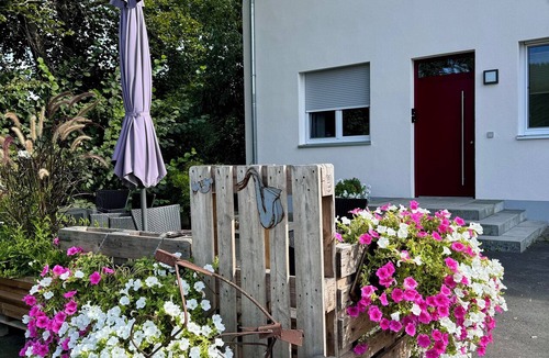 Segnitz Apartment | Modern and lovingly furnished vacation apartment at the foot of the vineyards