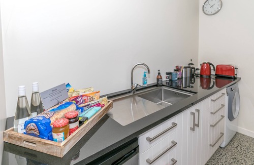 Tamahere Apartment | Modern and Spacious Apartment in Tamahere Country Living Zone