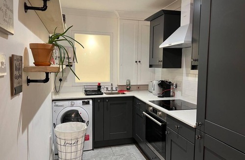 Haggerston Apartment | Modern and Spacious 2 Bedroom Flat Near Shoreditch
