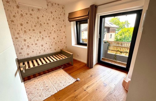 Pringy House | Modern and spacious 5-bedroom family home