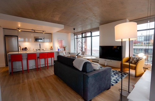 Gastown Apartment | Modern and Spacious Apartment with an amazing view in Gastown. 2 Bedroom 2 Bath