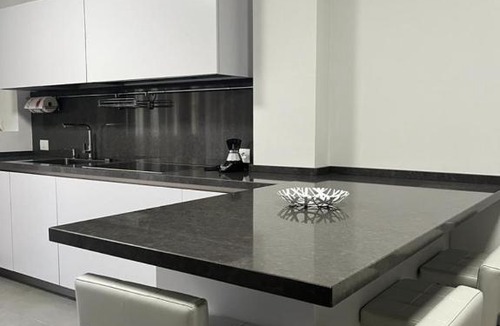 Il Monte Apartment | Modern and spacious appartement with beach view.