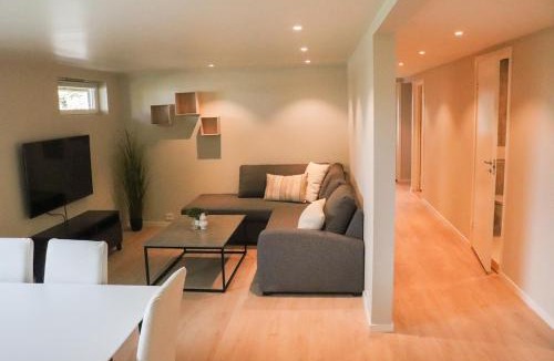 Strand Apartment | Modern and spacious basement apartment close to Preikestolen