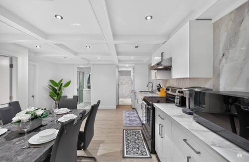 Fraserview House | Modern and spacious 3-BR basement suite