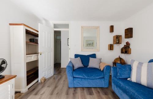 Kennington Apartment | Modern and Spacious Central 1 Bedroom Apartment with Balcony