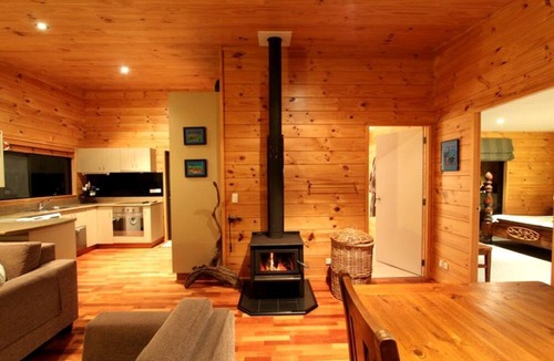 Charleston Cottage | Modern and Spacious Family Cottage in Westport, New Zealand
