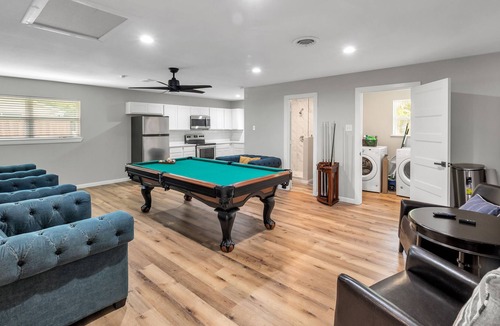 Mesquite House | Modern and Spacious Farmhouse with TONS of room and POOL!