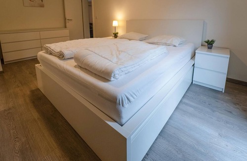Buellingen Apartment | Modern and spacious vacation apartment near the Bütgenbach reservoir.