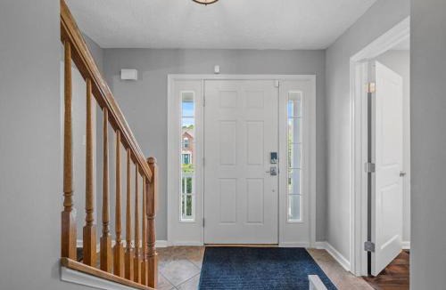 Cranberry Township House | Modern and Stylish 5 Bedroom Home in Cranberry/Pittsburg