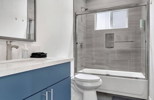 Montebello House | Modern and stylish home near LA & OC