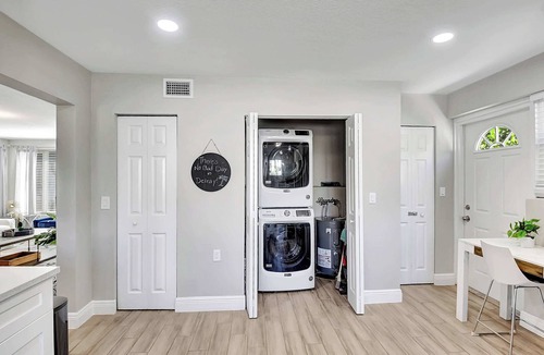 Delray Beach House | Modern and Updated Delray Beach Escape Sleeps 10!