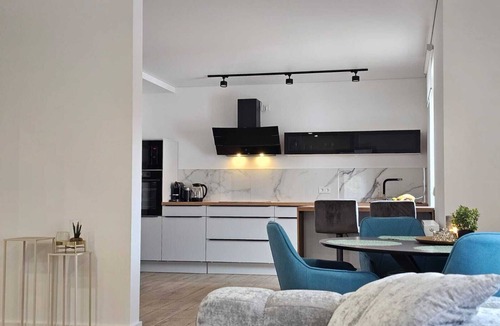 Ramstein-Miesenbach Apartment | Modern apartment in the heart of Ramstein