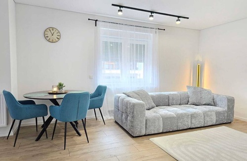Ramstein-Miesenbach Apartment | Modern apartment in the heart of Ramstein