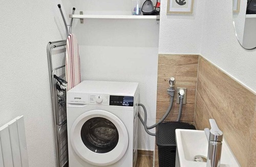 Ramstein-Miesenbach Apartment | Modern apartment in the heart of Ramstein