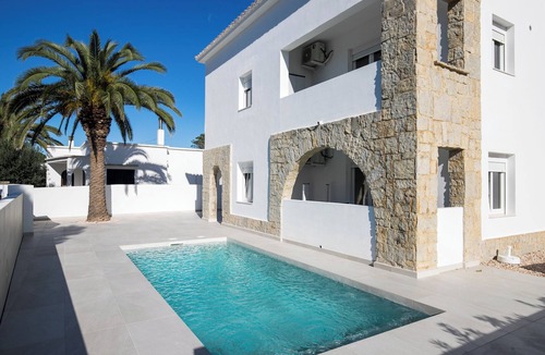 Cala Blanca Apartment | Modern Apartment "Marei 1" with Pool Access, Air Conditioning and Wi-Fi