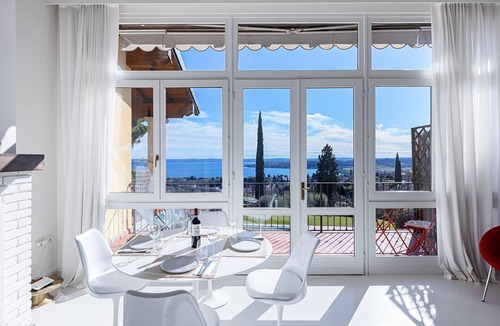Padenghe sul Garda Apartment | Modern apartment with breathtaking lake view and swimming pool