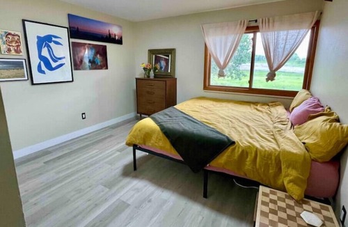Boulder House | Modern Apart. w/ Mountain View