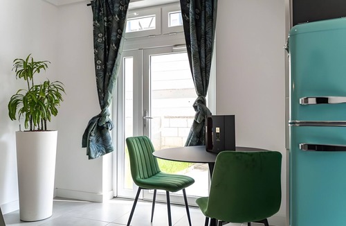 Offenbach am Main Apartment | Modern apartment in the heart of Offenbach