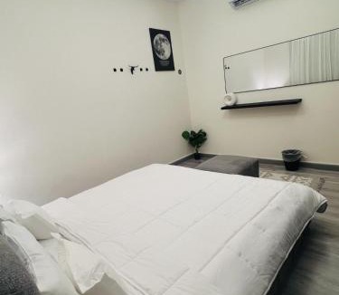 Hera Street Apartment | Modern Apartment 3