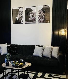 Hera Street Apartment | Modern Apartment 4
