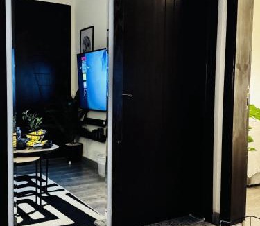 Hera Street Apartment | Modern Apartment 4