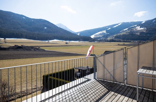 Valdaora di Mezzo Apartment | Modern Apartment "Durnbrunn 5" with Mountain View & Wi-Fi