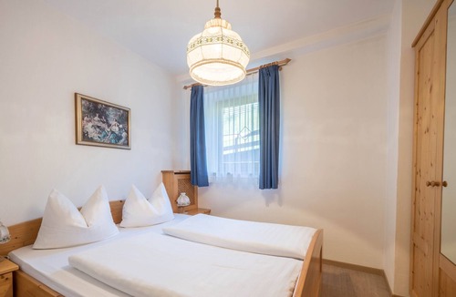 Mareta Apartment | Modern Apartment Enzian with Mountain View, Wi-Fi, Sauna, Terrace & Balcony; Parking Available