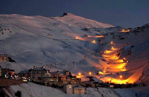 Pradollano Apartment | Modern Apartment Near the Slopes