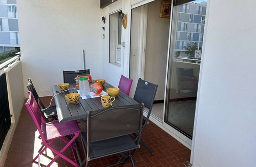 Le Grau-Du-Roi Apartment | Modern Apartment with AC, Parking & Balconies - Near Beach, Sleeps 6