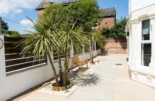 Mapperley Apartment | Modern Apartment Free Off Road Parking King Room Suite 10