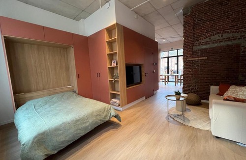Mellet Apartment | Modern apartment in Bree with parking