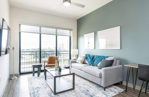 Ballantyne Apartment | Modern Apartment in Prime Location (ID1375X130)
