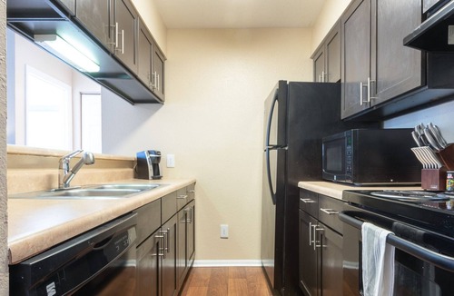 Ballwin Apartment | Modern Apartment in Prime Location (ID7050X25)